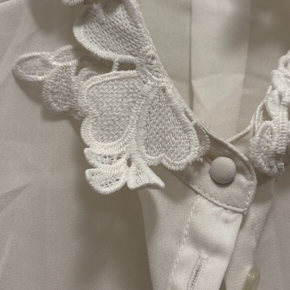 Chelsea & Violet White Blouse w/Scalloped Embroidered Collar & Cuffs Size XS EUC - Picture 4 of 8